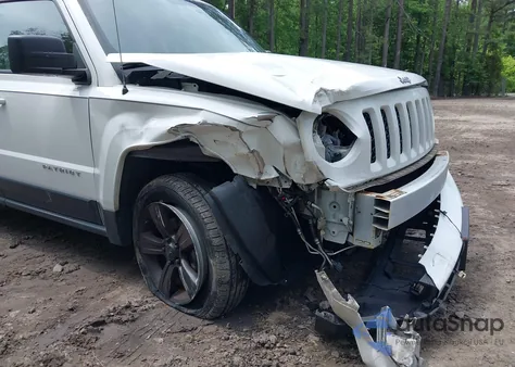 2013 Jeep Patriot Latitude z USA, uszkodzony, nr VIN 1C4NJRFBXDD248058